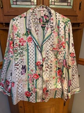 Victoria's Secret Satin multi print Long sleeve pajama top 👉TOP ONLY👈 XL